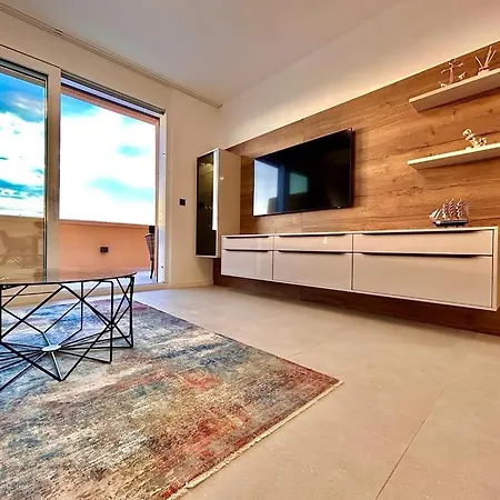 Premium Sea View Apartment *